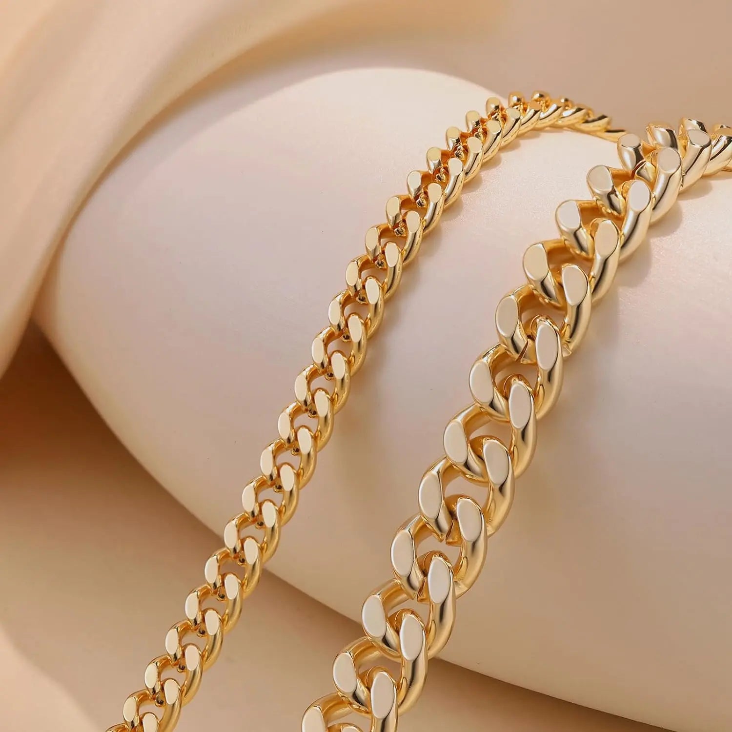 FREEKISS Chunky Cuban Link Chain Anklet for Women Waterproof Adjustable Length 8.5+2 Inch Fashion Chic Accessories Trendy Layered Anklet Set Jewelry Gift